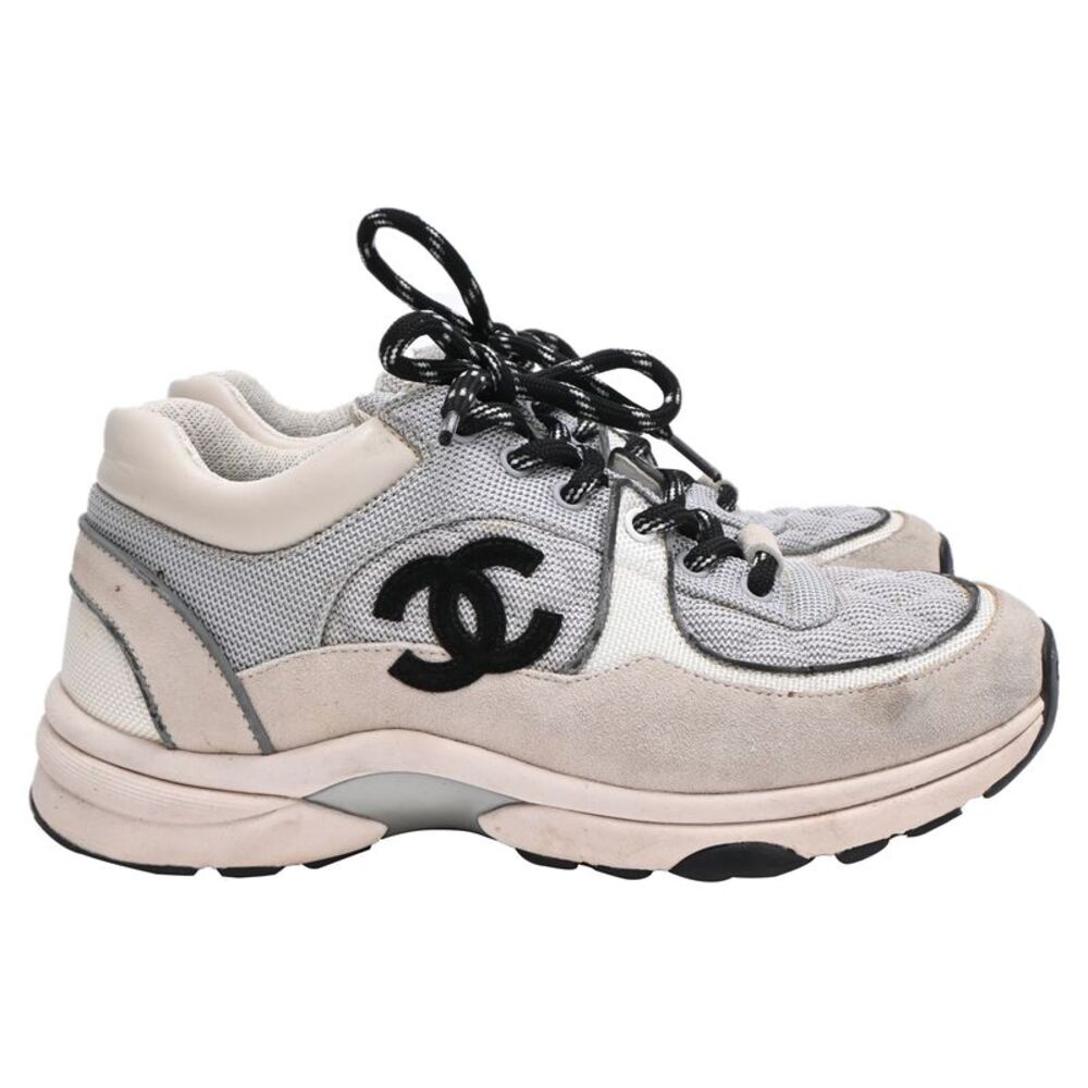Chanel CC Low-Top Sneakers in Grey Suede and Mesh